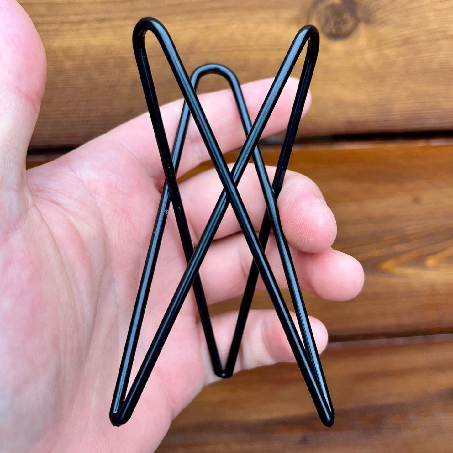 Black geometric metal Tillandsia air plant stand